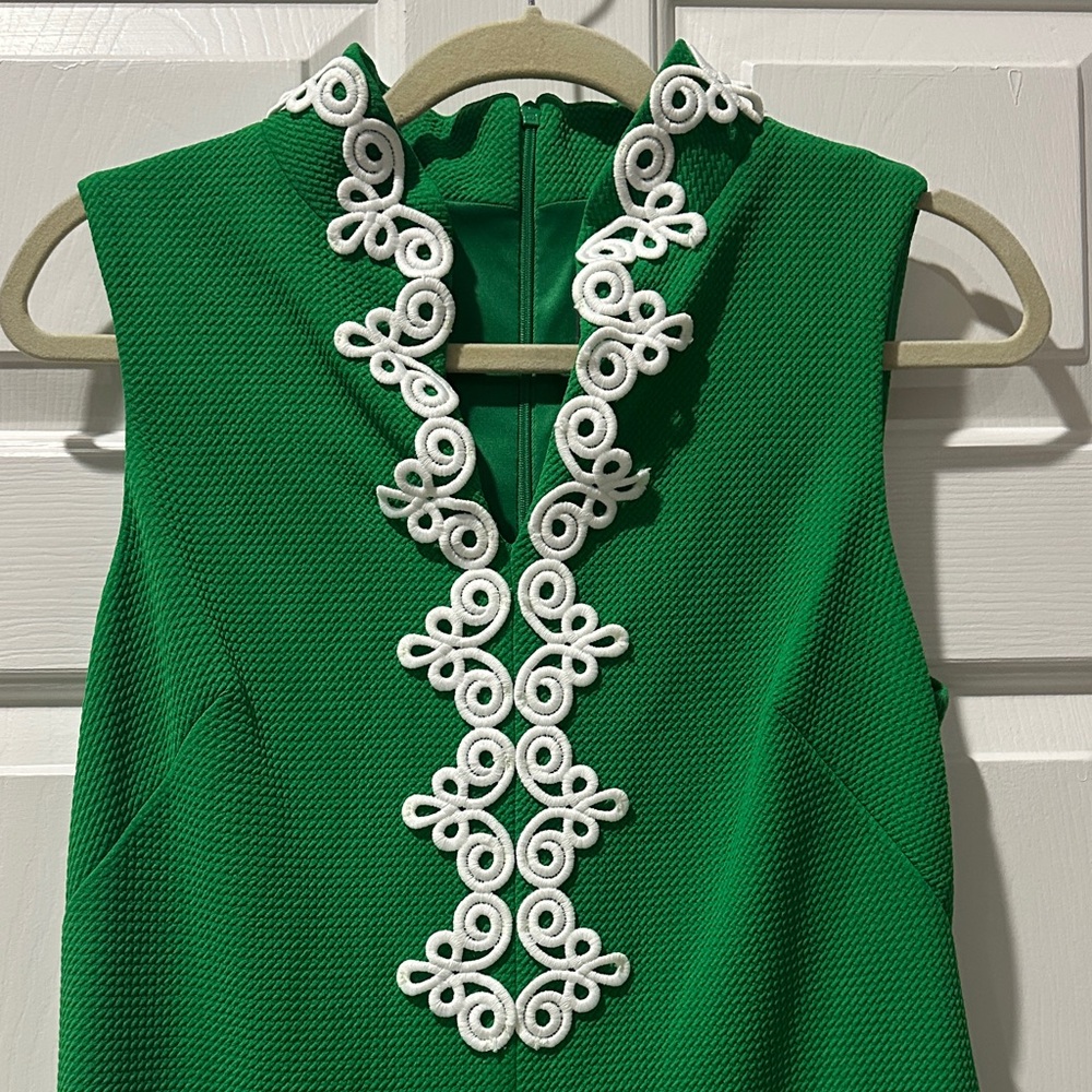 Vince Camuto Emerald Green Sleeveless Mini Dress with White Trim - Picture 3 of 8